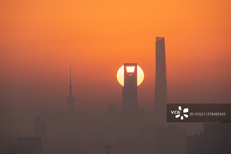 上海陆家嘴金融区的日出图片素材