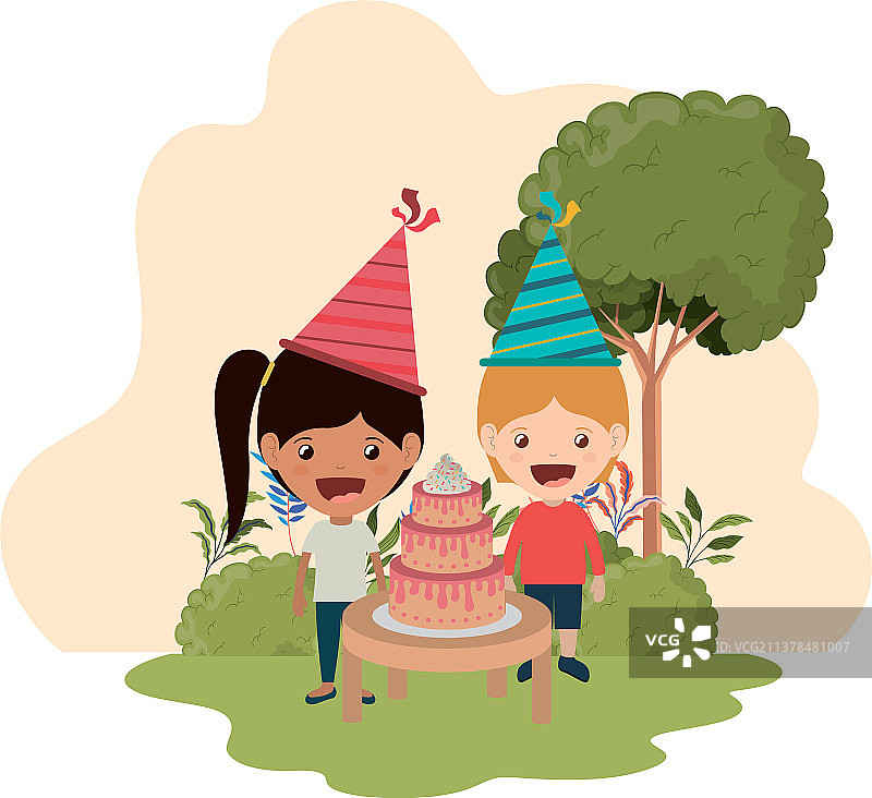 情侣和孩子们在生日派对上图片素材