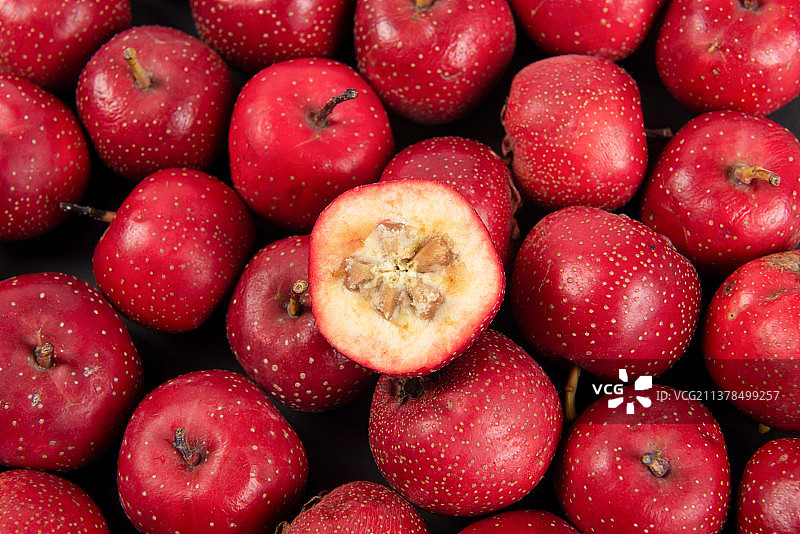 切开的山楂特写图片素材