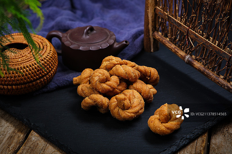 酥香美味磁器口麻花图片素材