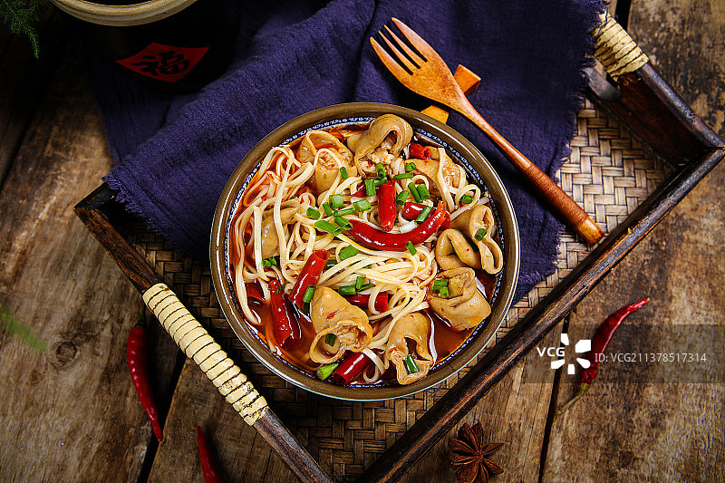 营养滋补肥肠面图片素材