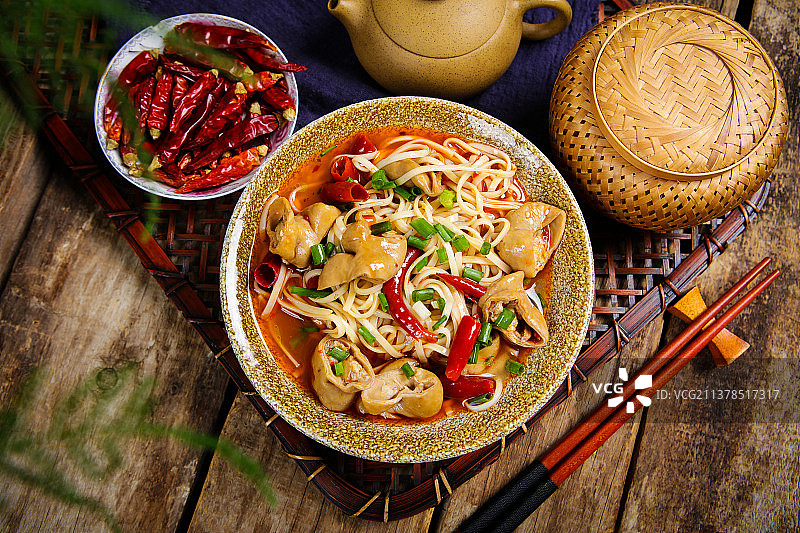 营养滋补肥肠面图片素材