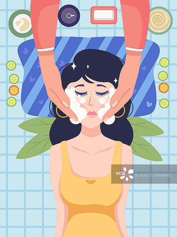 一双手在给一位女士洗脸四周有洗漱用品图片素材