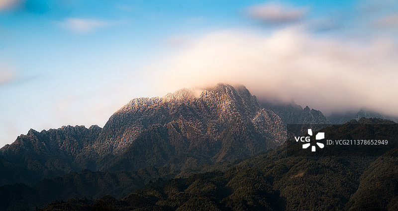 远摄广西南宁大明山冰凌雾凇景观图片素材