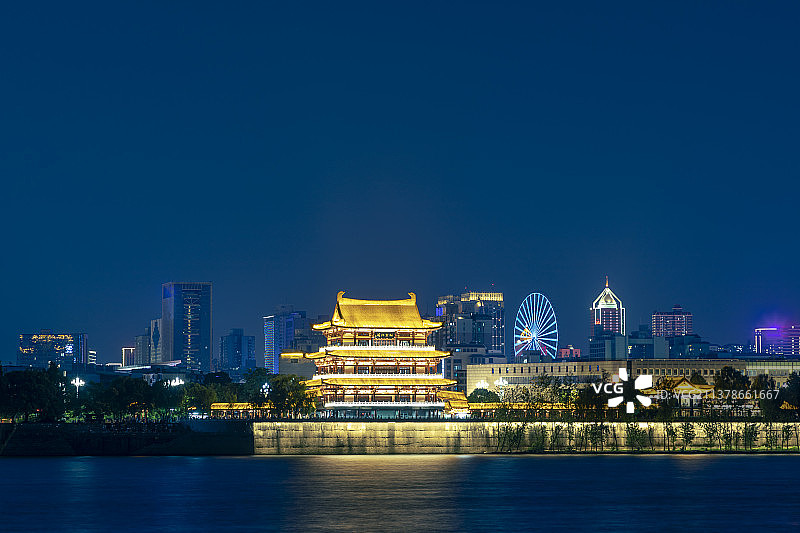 湖南长沙杜甫江阁夜景图片素材
