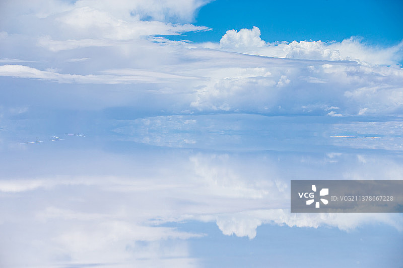 玻利维亚乌尤尼天空之境图片素材