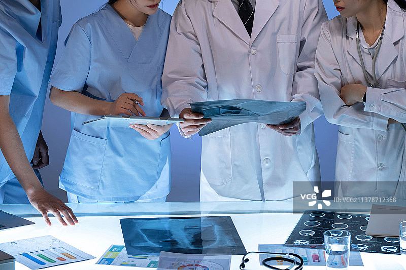 医务工作者研究诊断治疗图片素材