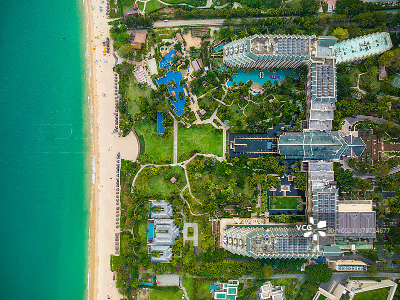 航拍亚龙湾海岸星级酒店图片素材