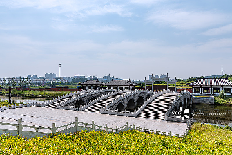 中国安徽宿州灵璧钟馗文化园的神武门三界桥图片素材
