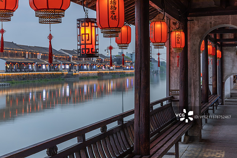 杭州余杭塘栖古镇的长廊图片素材