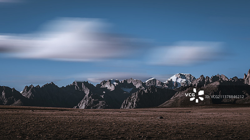 中国四川甘孜州理县毛垭大草原风光图片素材