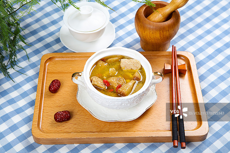 美味营养猴头菇炖鸡汤图片素材