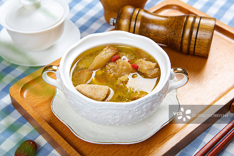 美味营养猴头菇炖鸡汤图片素材