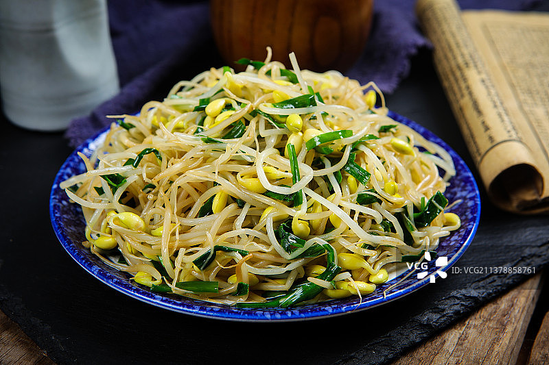 清新可口韭菜炒豆芽图片素材