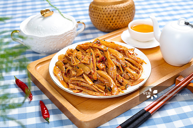 凉拌手撕红油杏鲍菇图片素材