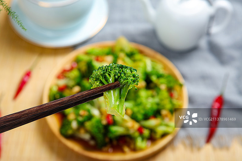 凉拌西蓝花图片素材