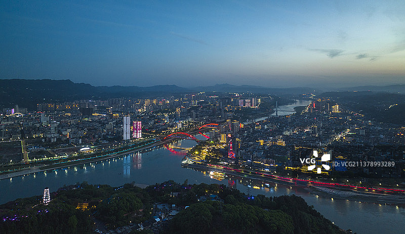 华灯初上的宜宾三江口——航拍宜宾城市风光图片素材