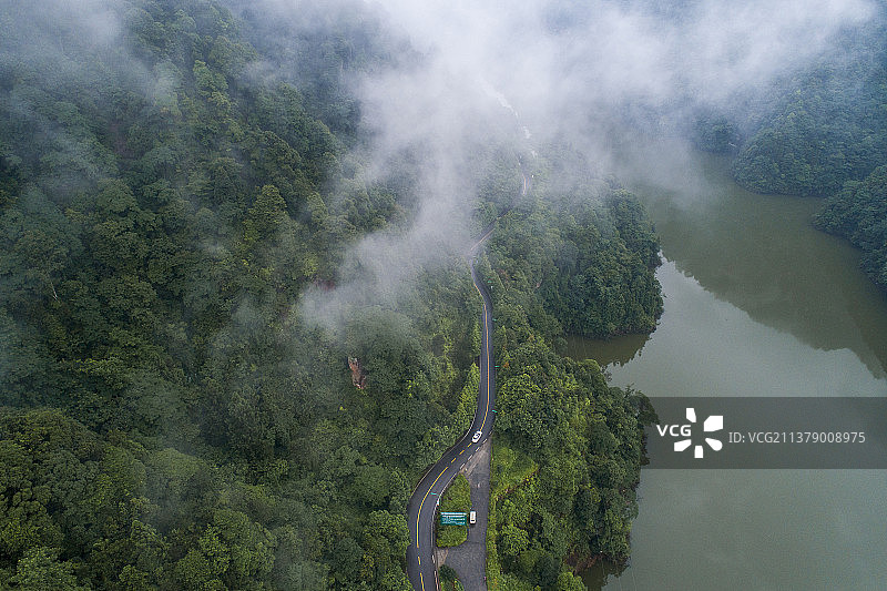 山水之间穿行--重庆四面山图片素材