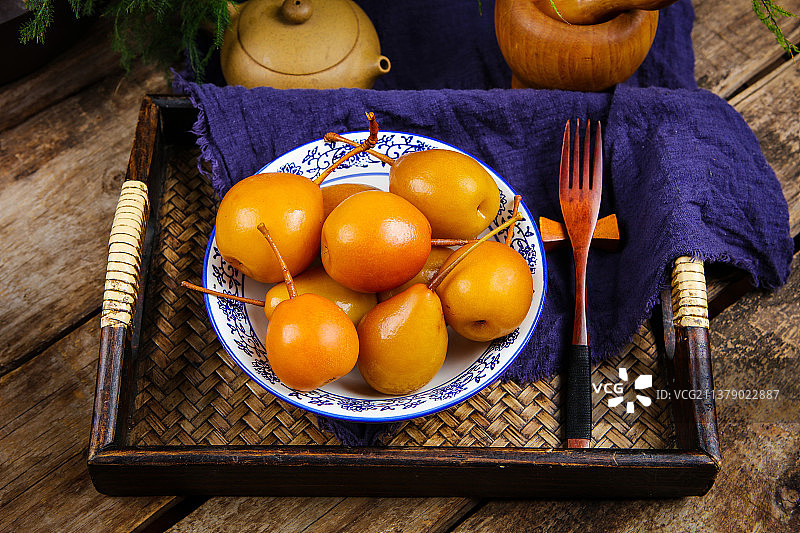 鲜嫩多汁的泡梨图片素材