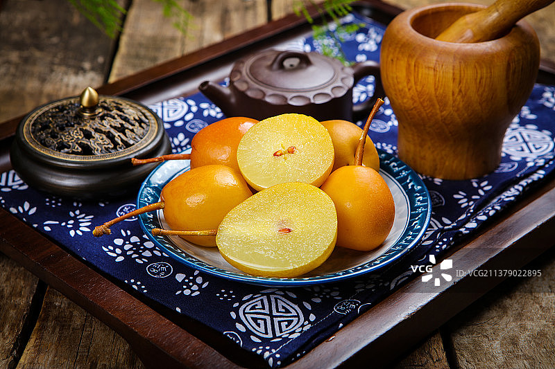 鲜嫩多汁的泡梨图片素材