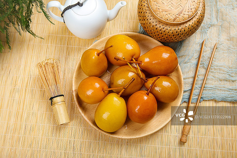 鲜嫩多汁的泡梨图片素材