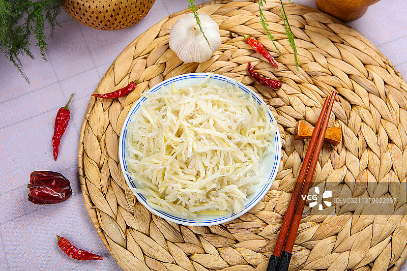 好吃劲脆的泡酸笋丝图片素材