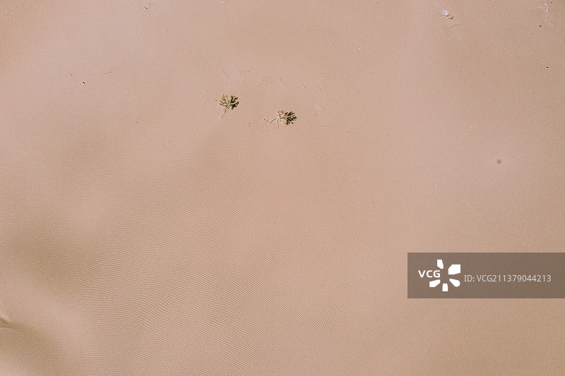 中国甘肃省武威市民勤县沙漠地貌航拍图图片素材