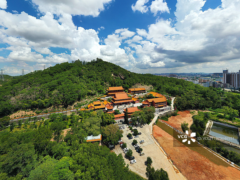 广东省深圳市宝安区石岩湿地公园弘源寺航拍图片素材