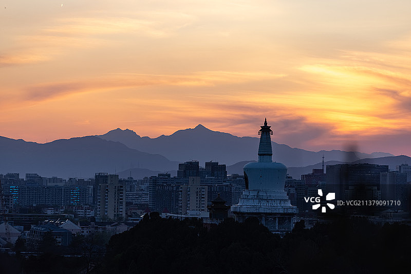 北京北海公园白塔图片素材