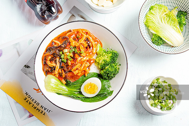 鱼香肉丝盖浇饭图片素材