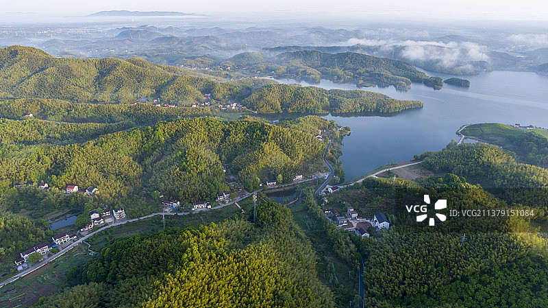 航拍中国安徽省宣城市郎溪县天子湖畔风光图片素材