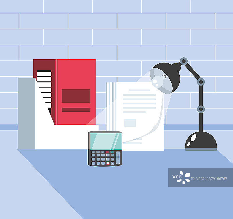 工作场所中的办公桌台灯与办公用品图片素材