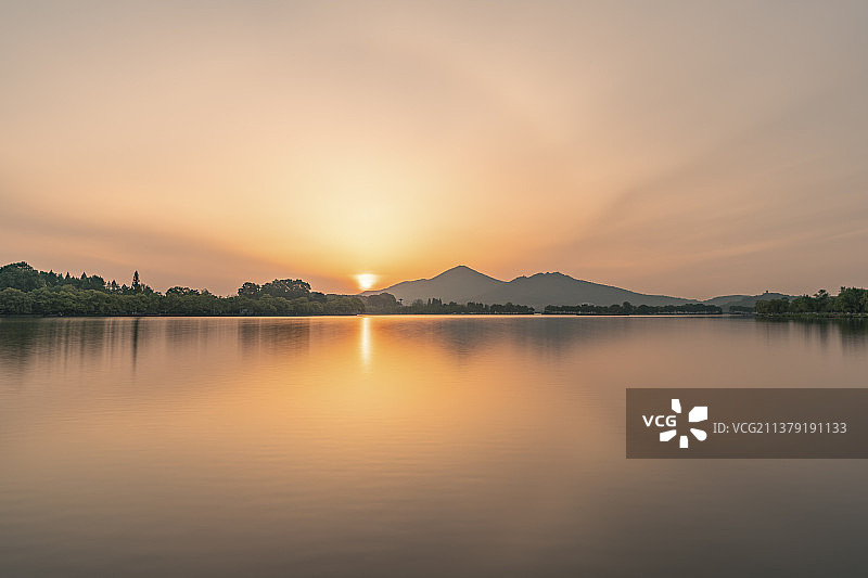 南京玄武湖日出朝霞图片素材