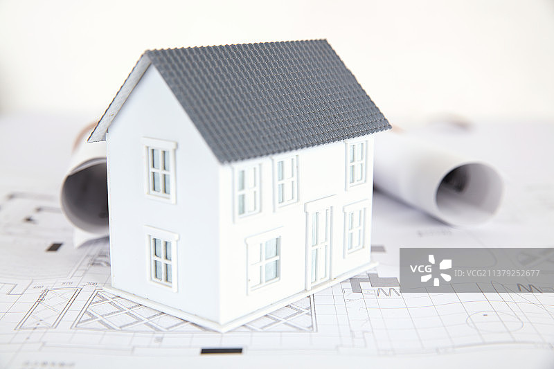 房屋装修图纸和小房子模型图片素材