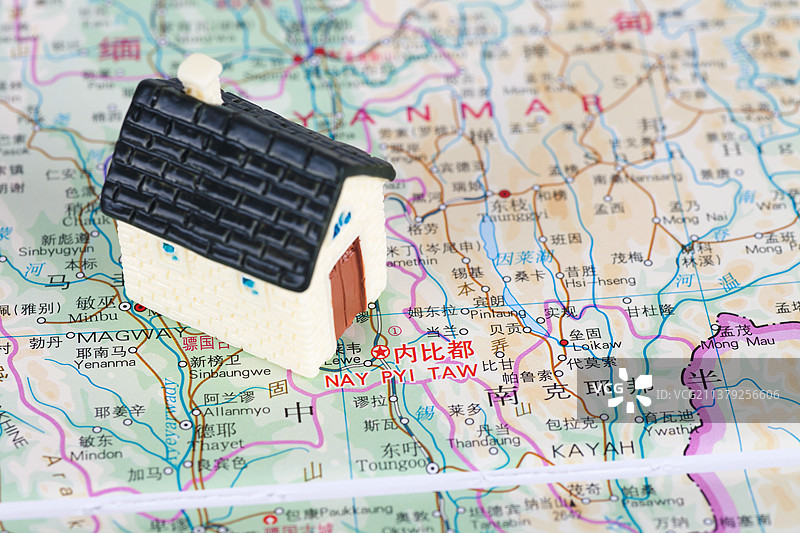 地图上的缅甸首都内比都和小房子模型图片素材