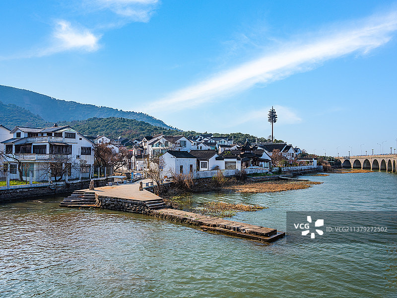 江苏苏州太湖风景区春天湖面天空图片素材