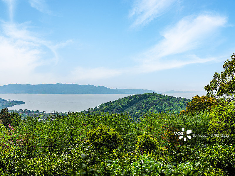 江苏苏州太湖风景区春天湖面天空图片素材