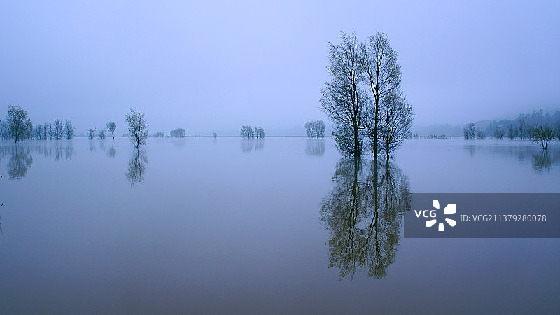 静谧念湖图片素材