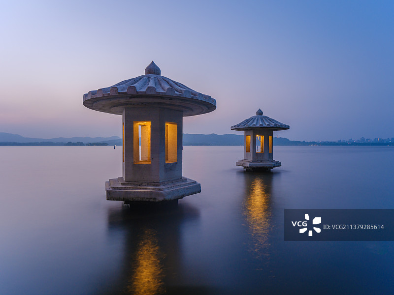 杭州西湖翠光亭晚霞时分图片素材