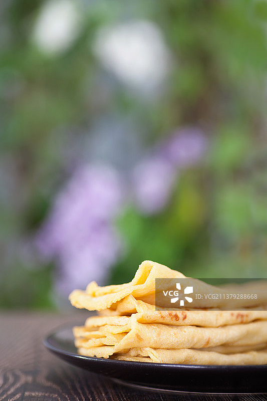 一盘立春节气的春饼图片素材