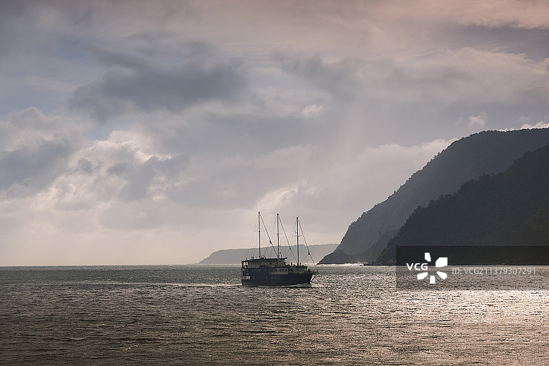 新西兰南岛，世界自然遗产——米佛峡湾（米尔福德峡湾）图片素材