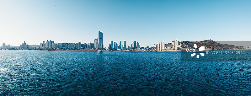 大连城市海岸线全景图片素材