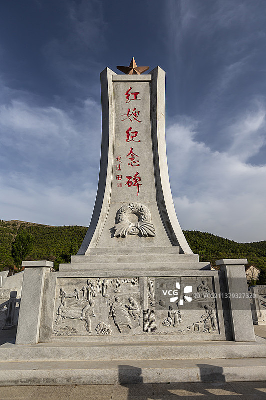 山东省临沂市沂南县沂蒙红色影视基地：红嫂纪念碑图片素材