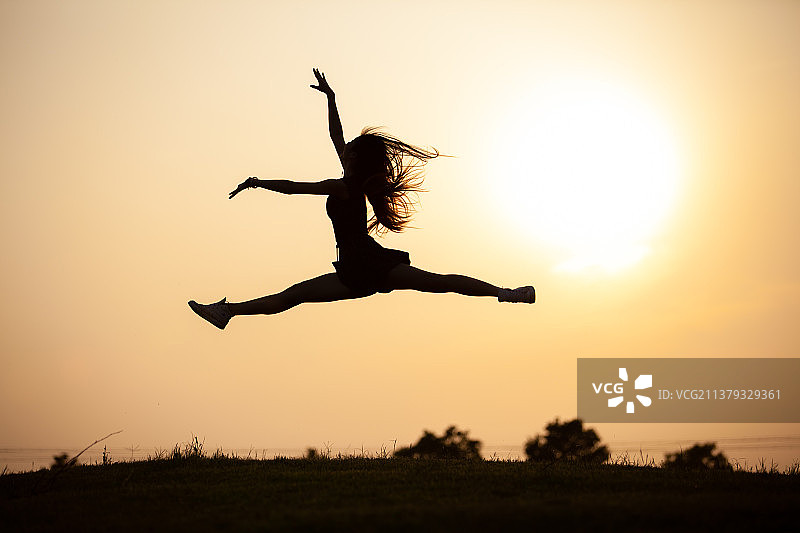 舞动青春图片素材