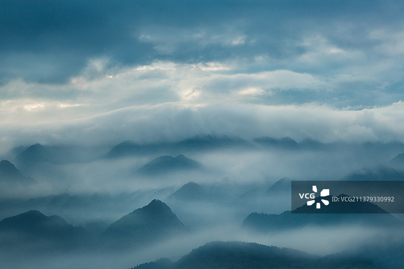 缙云山脉，玉带云海。图片素材