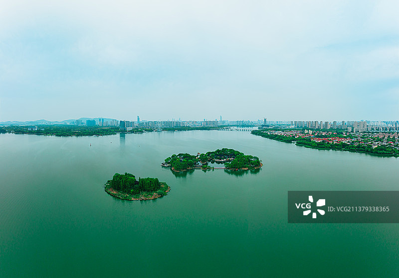 蠡湖中的西施岛图片素材