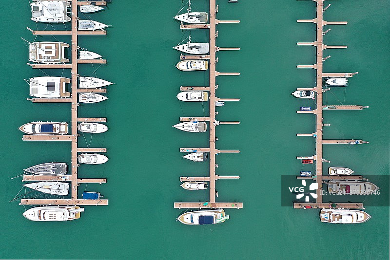 游艇码头停泊图片素材