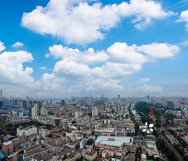 武汉 武昌区 汉阳区 晴川大道  武汉长江大桥 黄鹤楼 晴川阁 长江 龟山公园图片素材
