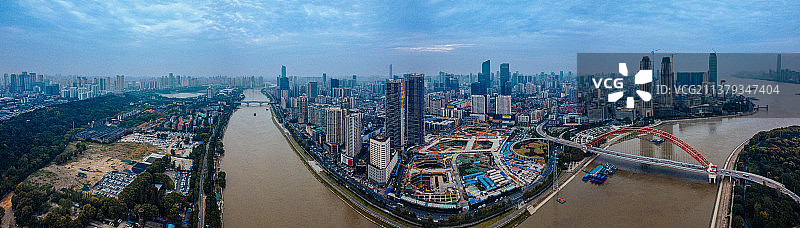 武汉 武昌区 汉阳区 晴川大道  武汉长江大桥 黄鹤楼 晴川阁 长江 龟山公园图片素材