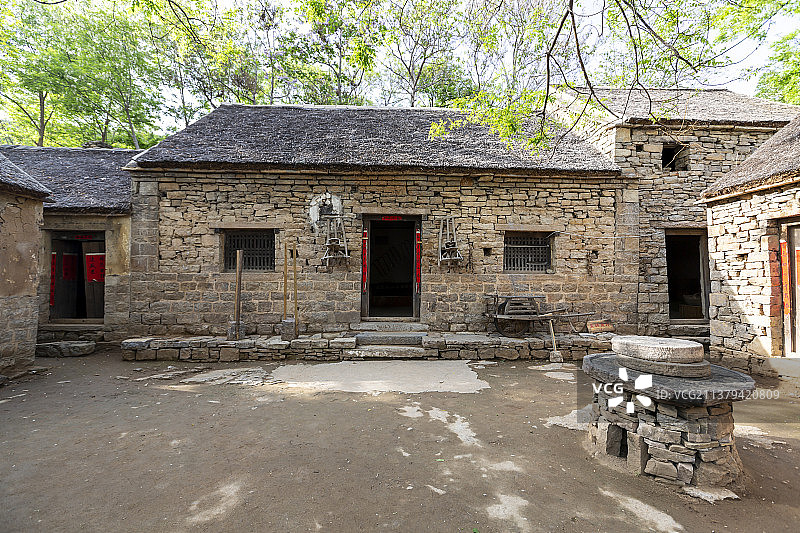 山东省临沂市沂南县沂蒙红色影视基地：沂蒙民居中的农耕文化图片素材